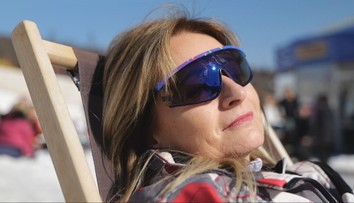 Jarné slnko láka von a poteší, no môže pokožku spáliť aj viac než to letné