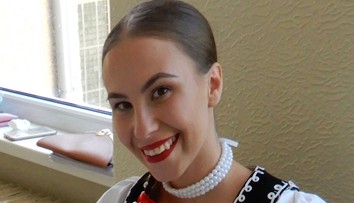Krásna maturantka ohúrila komisiu v Humennom. Stavila na tradície