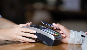 Nevedeli zaplatiť kartou ani vybrať peniaze. Klienti jednej z bánk hlásili problémy