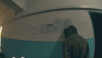 Malý Radko (2) prežil horor. Do hlavy ho bodol strýko, ten vinu odmieta. Rodina hovorí o psychických problémoch