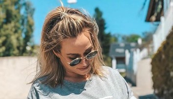 Čerstvá mamina Katka Jakeš zverejnila prvý záber dcérky Izabelky