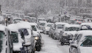 Vodiči majú v zime dve povinnosti navyše: O jednej niektorí ani nechyrujú