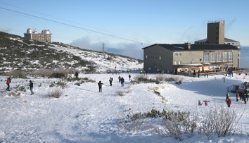 Potvrdené od slovenských meteorológov: Hovoria o 15 centimetroch snehu a orkáne