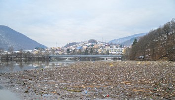 Nekonečný príbeh. Vodnú nádrž Ružín opäť zaplavili tony odpadu