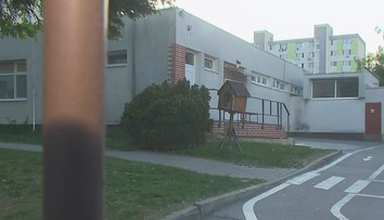 V Nitre riešia škandál na škole. Za katedrou stála učiteľka odsúdená za sexuálne zneužívanie