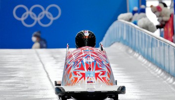 VIDEO: Slovenská hymna v Kanade. Naše bobistky s prestížnym triumfom za veľkou mlákou
