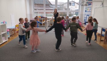 Bakalár nebude povinný pre všetky učiteľky v škôlkach. Kľúč, podľa ktorého sa rozhodne, je terčom kritiky