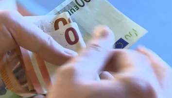 Čerpáte z účtu do mínusu? Banka vás môže poriadne skasírovať