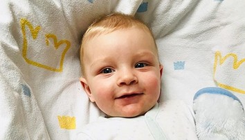 Hrdou mamou tohto anjelika je známa herečka a speváčka