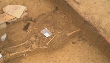 Pri Vrábľoch objavili desiatky ľudských kostier. Väčšine chýba hlava