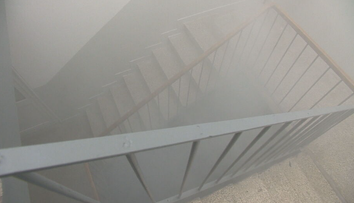 Hasiči v Nitre vydymili obývaný dvanásťposchodový panelák. Pozrite si, prečo to spravili