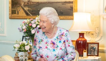 Alžbeta II. by dnes oslávila 100 rokov. Kráľ Karol jej poslal emotívny odkaz