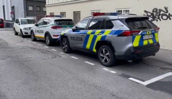 Ďalšia veľká akcia NAKA. Zasahovala v minimálne 17 firmách, majiteľ jednej má blízky vzťah s exministrom