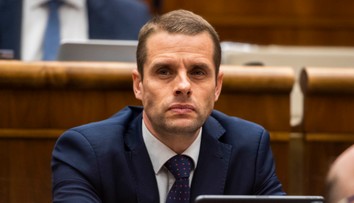 Vláda stiahla nomináciu Martina Klusa za člena európskych audítorov