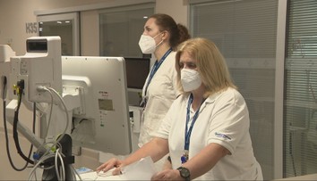 Kopy papierovačiek a málo spánku: Slovenskí zdravotníci sú na hrane síl