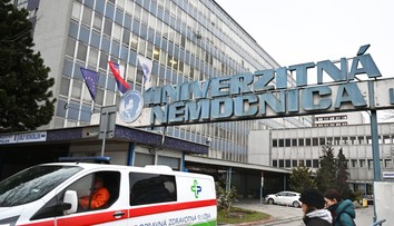 Poplach v košickej nemocnici. Pacient sa mal na personál zaháňať palicou, dôvodom vraj bola prosba nasadiť si rúško