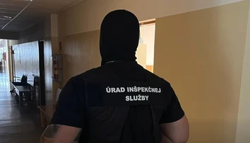 VIDEO: Nevedeli po slovensky, vodičák napriek tomu získali. Skorumpovaní policajti ich mali vybavovať za tisíce eur