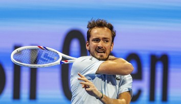 Slávny ruský tenista utekal z ostreľovaného Dubaja. Mal pocit, že je vo filme