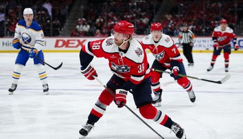 Spoluhráč Fehérváryho si od hokeja oddýchne dlhšie. Jeho absencia sa po operácii môže poriadne natiahnuť