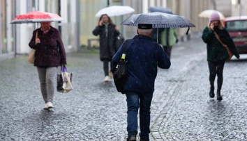 Po zamračenom pondelku príde slnko. Koncom týždňa však opäť vytiahneme gumáky