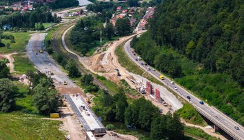 Zlá správa pre vodičov z Banskobystrického kraja. Výstavba dôležitého úseku sa predĺži o dva roky