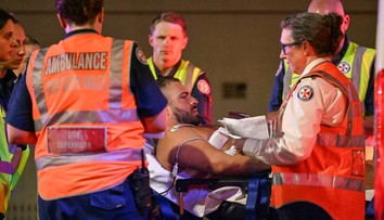 Krvavá streľba na pláži v Sydney. Na mieste ostalo niekoľko nehybne ležiacich tiel, hlásia 12 mŕtvych