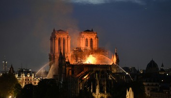 Chrám Notre-Dame presne pred šiestimi rokmi zachvátil požiar. Jeho príčina dodnes nie je známa