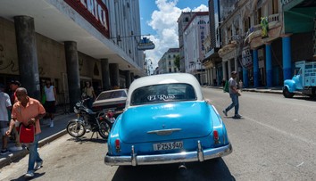 Záujem turistov o Kubu pre blokádu USA prudko klesá