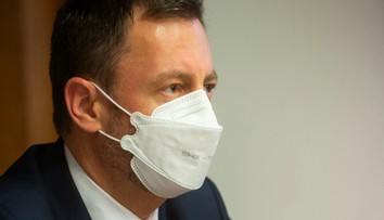 Rezerva predsedu vlády: Takto premiér Heger rozdelil tri milióny eur