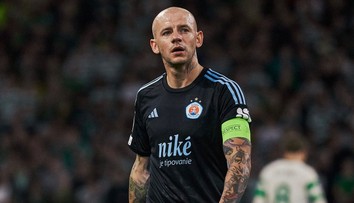 Weiss: Nie, aj keby mi dal Ivan na stôl hocičo. Ľudia na mňa stále kričia, že som autobusár. Ale z peňazí mi nikdy nešibalo