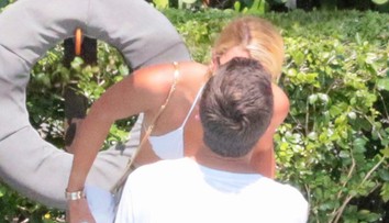 Títo dvaja to naozaj myslia vážne? Najväčší sukničkár a mladučká dcéra speváckej legendy