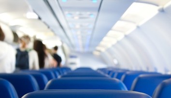 Tlieskate po pristátí lietadla? Letuška vysvetlila, prečo to radšej nerobiť