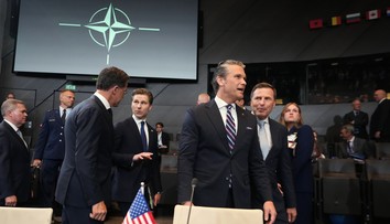 USA posúdia prítomnosť svojich vojsk a základní v Európe, oznámil Hegseth