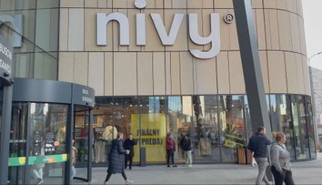 Analýza záberov pred úmrtím muža z Ukrajiny: Prvý raz kradol, druhýkrát sa zakrádal do prevádzky. Medzitým sa niečo stalo