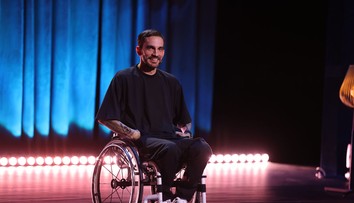 Komik Bekim Aziri: Niekedy je ťažké priznať si, že nedokážete nakrájať jedlo. Ale s humorom ide všetko ľahšie