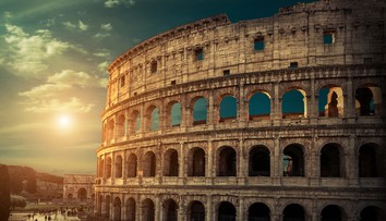 Turista poškodil jedno z najznámejších miest na svete. Do kameňa vyryl meno svojej priateľky