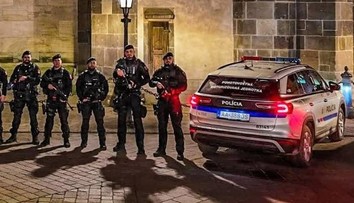 Vážne havaroval, v aute mal 8 ľudí. Šialené správanie Slovákov na Silvestra