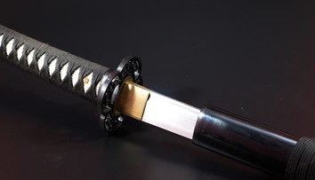 Muž v Japonsku zabil tradičným samurajským mečom vo svätyni šintoistickú kňažku