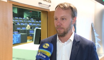 Europoslanec chce zmraziť eurofondy pre Slovensko. Hovorí o korupcii a haciendách