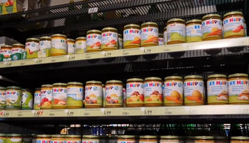 Druhý pohár s možným jedom stále nenašli. O škandále s detskou výživou prvýkrát prehovoril aj šéf HiPP-u