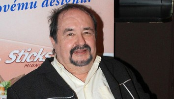 Zdravotný stav Petra Novotného (70) sa rapídne zhoršil. V nemocnici bojuje o život