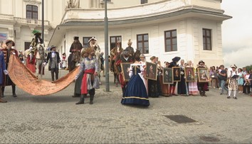 Scény ako z historického filmu. Hlavné mesto počas tohto víkendu ožilo v duchu korunovácií uhorských kráľov