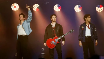 Spevák z Jonas Brothers priznal, že má rakovinu. Už ho stihli operovať