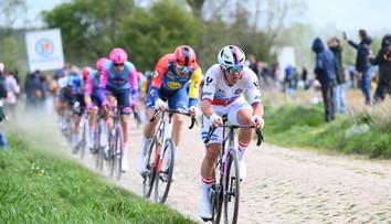 Koľko kofeínu vypijete na Paríž-Roubaix? Kubišovi preteky pochoval vlastný útok (rozhovor)