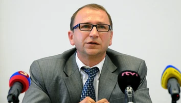 NAKA má podozrenie, že tristotisíc eur zo zabudnutého ruksaku pochádza z trestnej činnosti