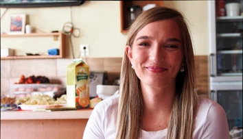 Dominiku následky covidu sprevádzajú dodnes. Niektoré dni sa nedokáže ani osprchovať či pripraviť si jedlo (príbeh)
