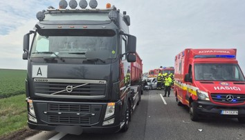 Tragická nehoda na diaľnici D1. Náraz do kamiónu bol smrteľný pre 44-ročného muža