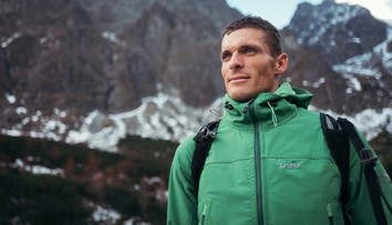 Tribula zobral do hôr kňaza Lajchu, ktorého nedávno vyzliekli z talára