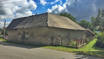 Dráma v Slovanoch. Muž sa pohádal s družkou, polial ju horľavinou a zapálil