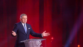 Premiér na sneme strany SMER: Je potrebné pripraviť sa aj na iné alternatívy, ako len voľby v riadnom termíne